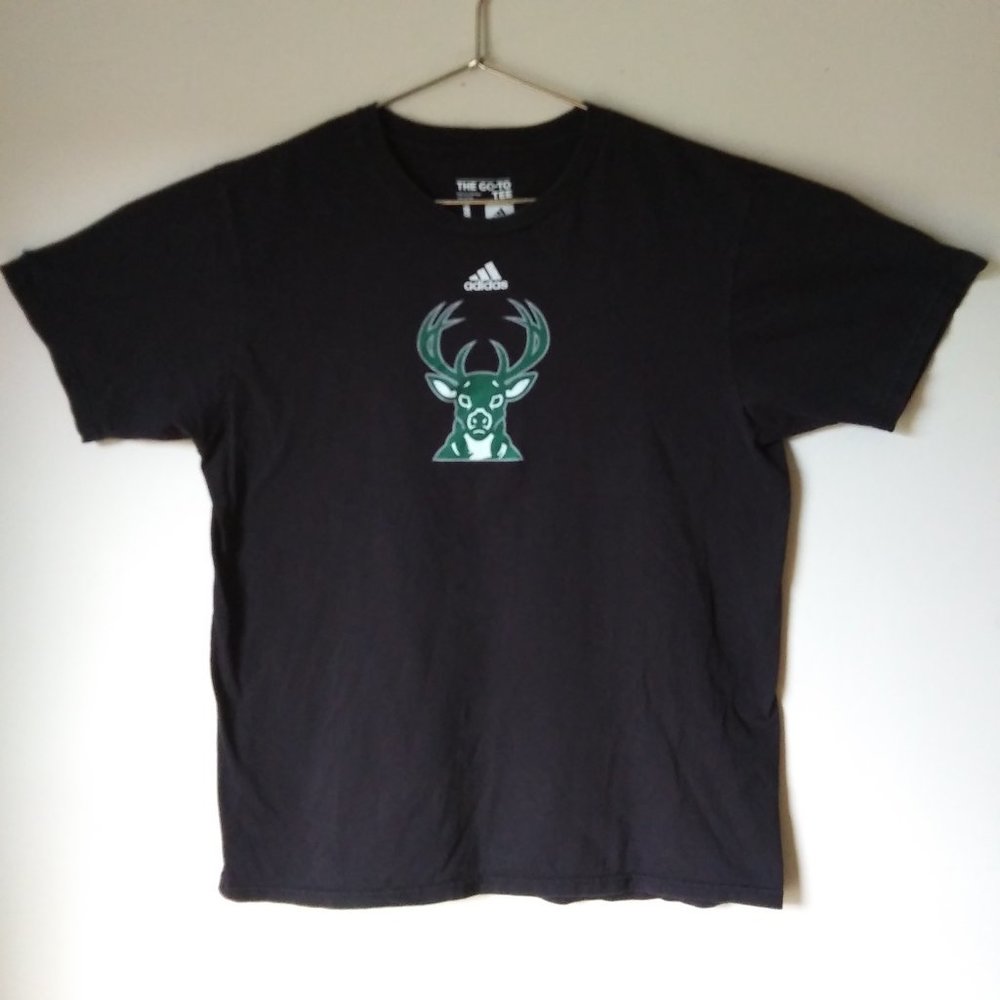 Adidas Milwaukee Bucks tee Men's L